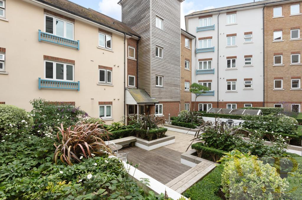 Ropetackle, Shoreham by Sea 2 bed apartment £1,300 pcm (£300 pw)