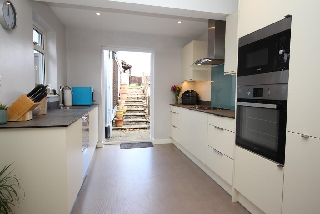 Bedingfield Crescent, Halesworth 4 bed semidetached bungalow £300,000