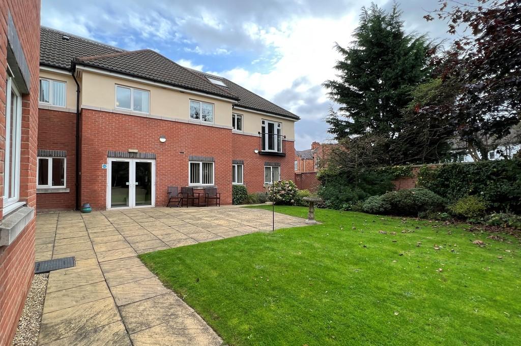 Saddlers Court, Melton Mowbray 2 bed apartment for sale £144,000