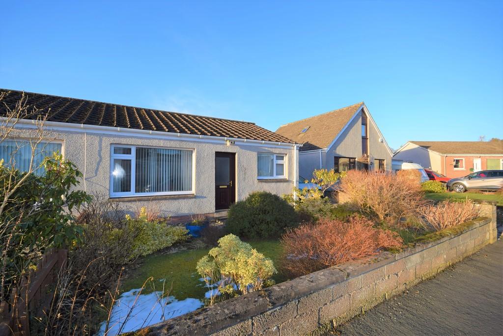 Grampian Drive, Northmuir, Kirriemuir 2 bed semidetached bungalow £