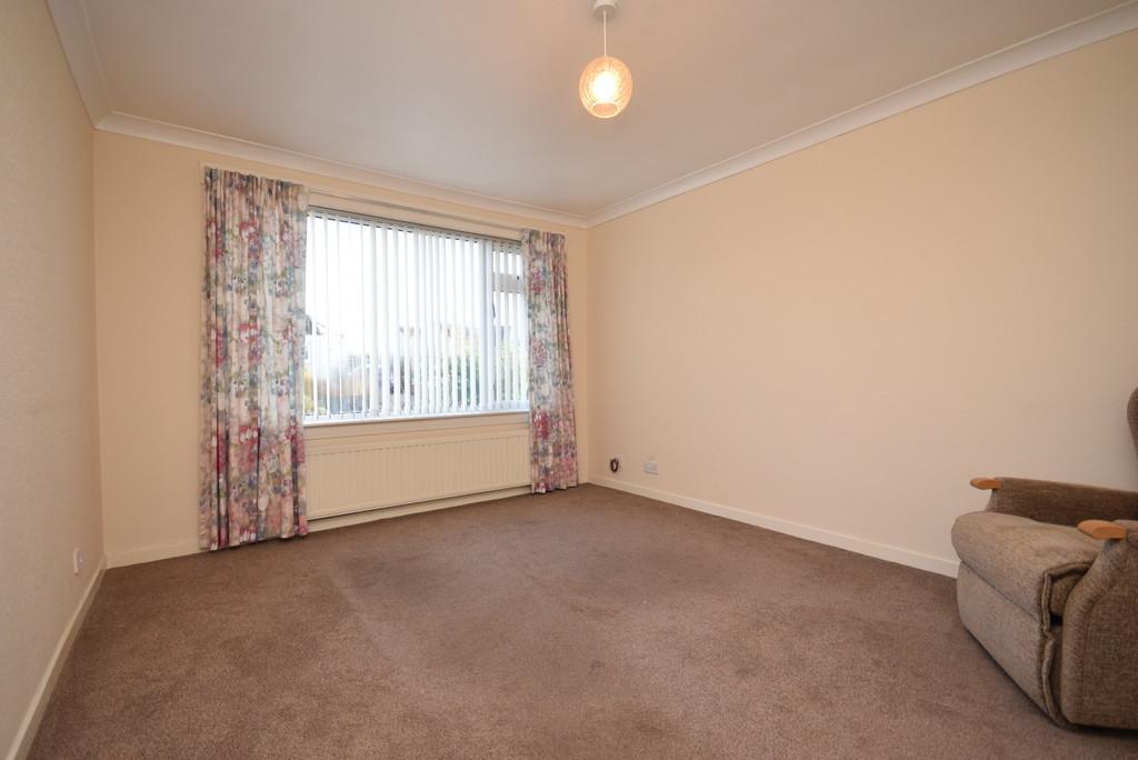 Grampian Drive, Northmuir, Kirriemuir 2 bed semidetached bungalow £140,000