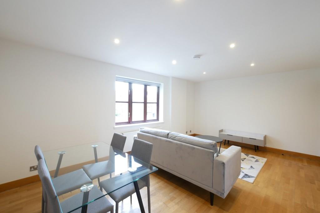 Kingsley Mews, Wapping Lane, E1W 2 bed apartment £2,000 pcm (£462 pw)