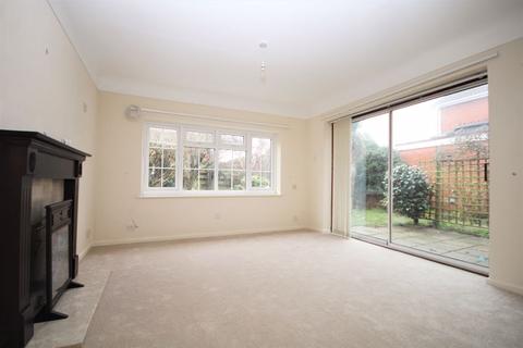 12 Centurion Drive, Wirral, CH47 7AL