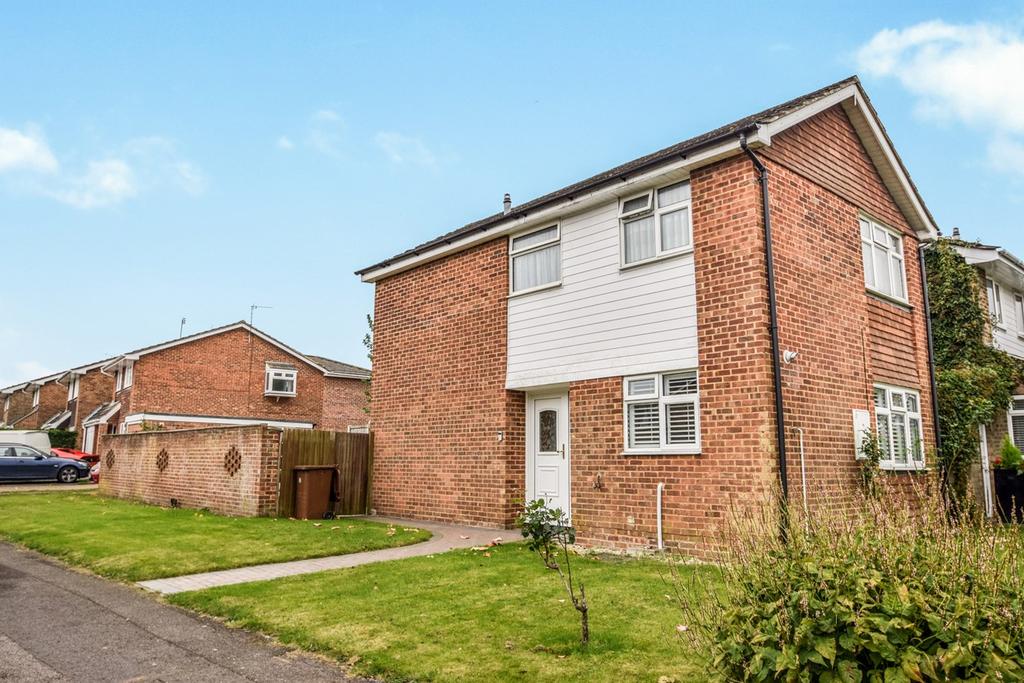 Aintree Road, Lordswood, Chatham, ME5 3 bed detached house £375,000