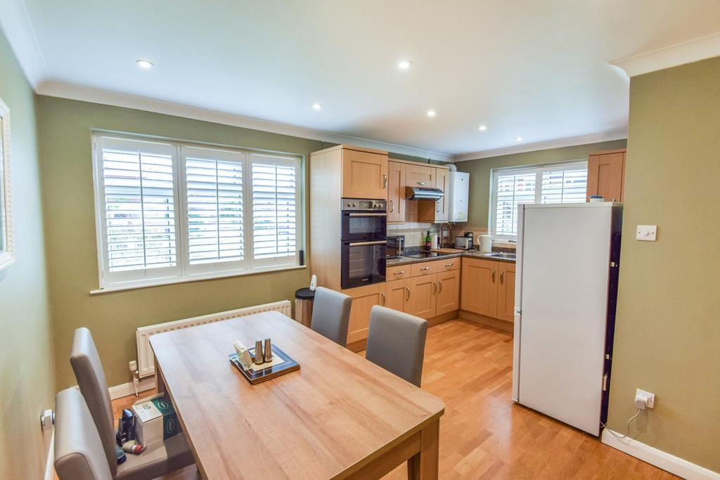 Aintree Road, Lordswood, Chatham, ME5 3 bed detached house £375,000