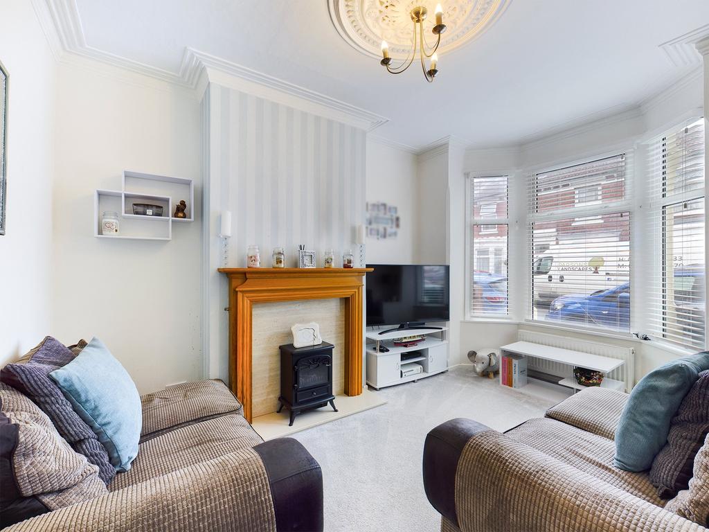 Vernon Road, Portsmouth, Hampshire, PO3 2 bed terraced house £250,000