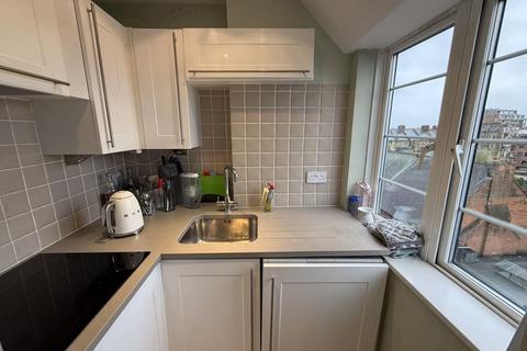 Studio to rent, Du Cane Court Balham High Road Balham SW17 7JZ