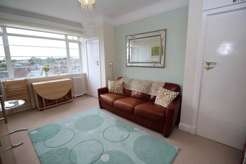 Studio to rent, Du Cane Court Balham High Road Balham SW17 7JZ