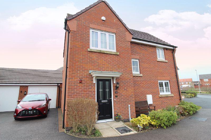 Hopwood Drive, Markfield, Leicestershire 3 bed detached house £325,000