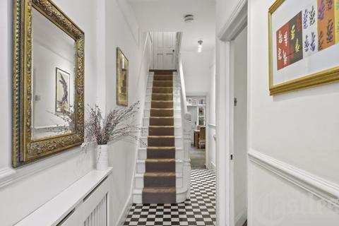 74 Rathcoole Gardens, London, N8 9NB