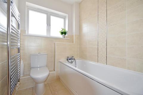 25 Tekram Close, Edenbridge, TN8 5RN