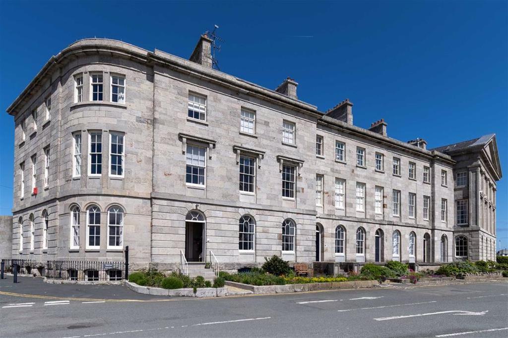 Victoria Terrace, Beaumaris, Isle Of... 6 bed townhouse £665,000