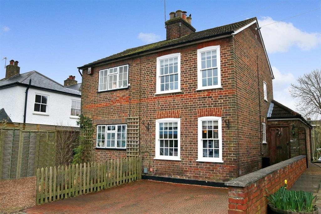 New Road, Shenley 2 bed cottage £500,000