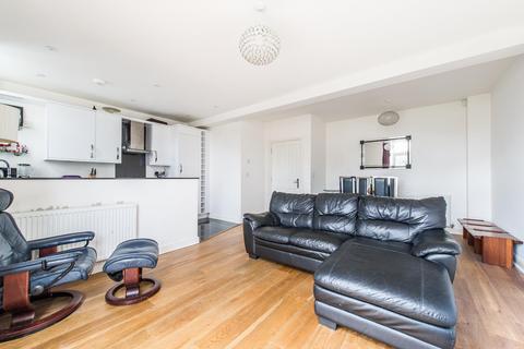 4a Murray Drive, Stone, DA2 6FS