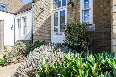 4a Murray Drive, Stone, DA2 6FS
