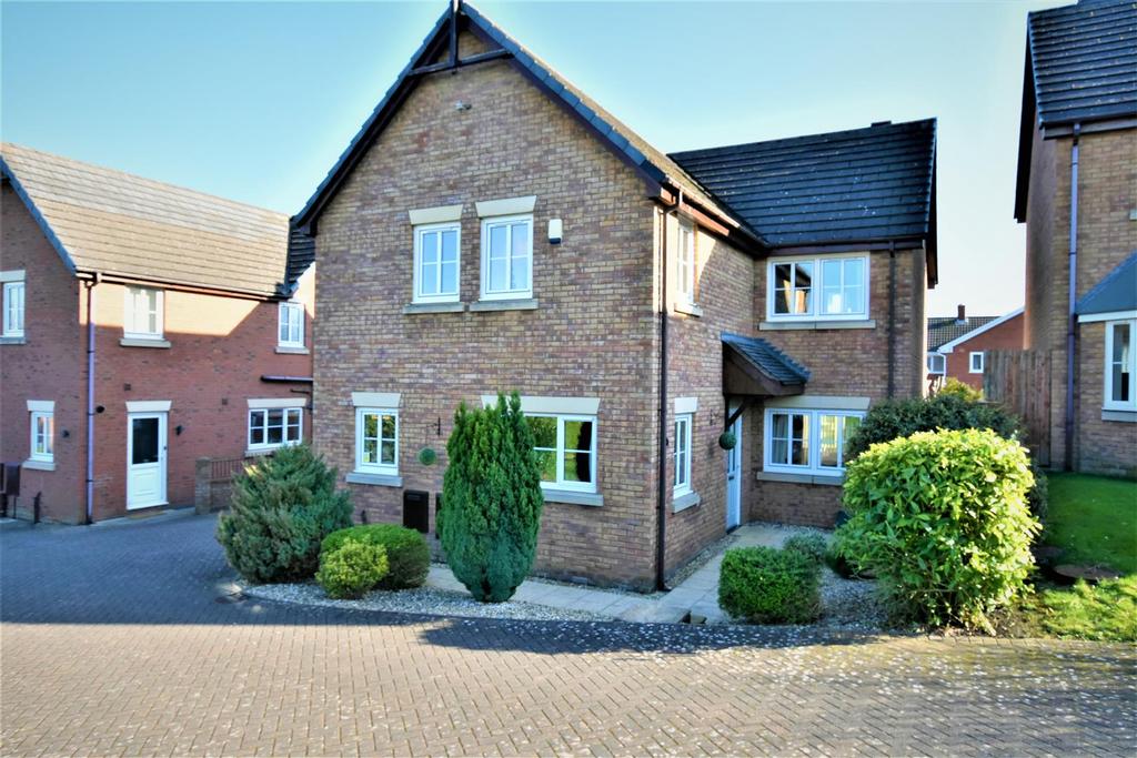 Summerhill Park, Wrexham 4 bed detached house £375,000