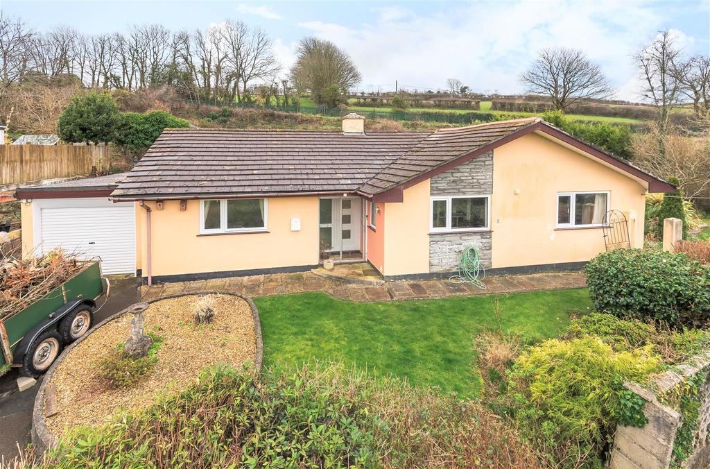 Snappers Lane, Coombe, St. Austell 3 bed bungalow £325,000