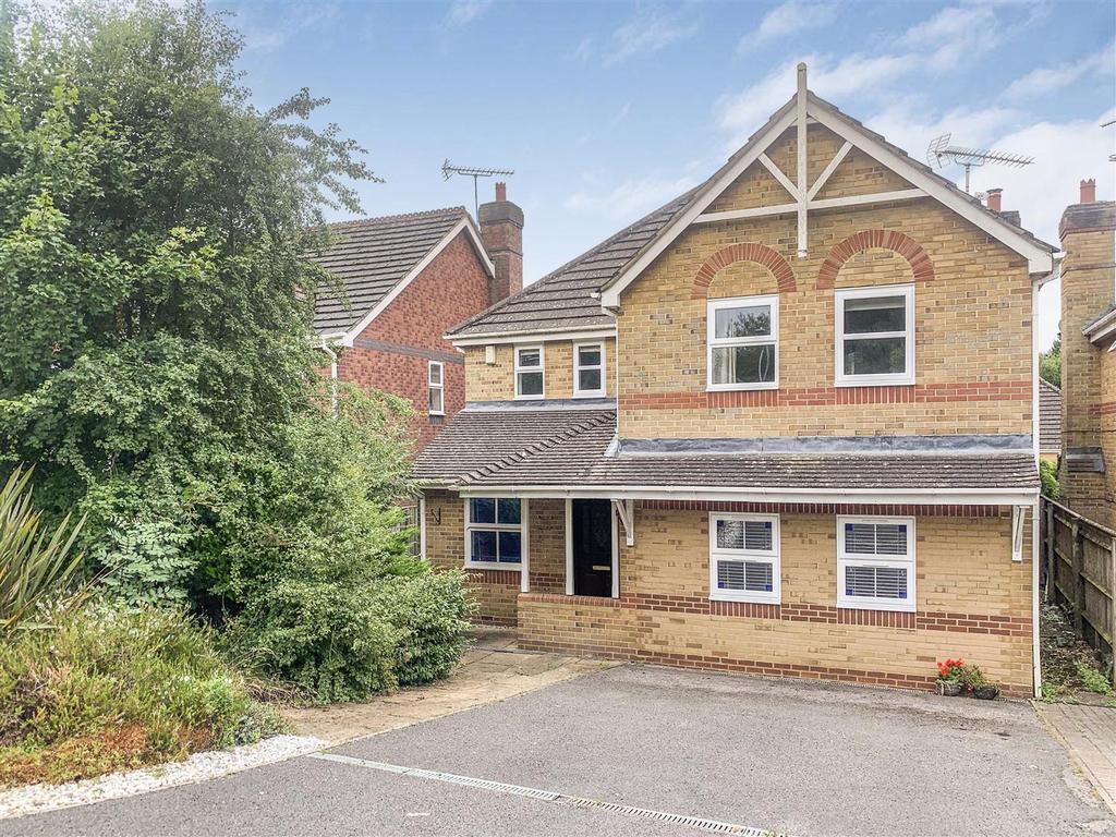 Rhigos, Emmer Green, Reading RG4 8LF 4 bed detached house £750,000