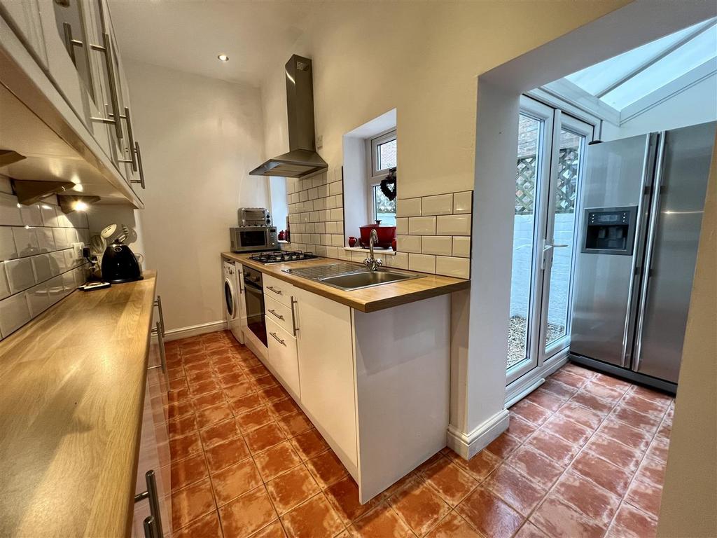 Byrom Street, Hale, Altrincham 2 bed terraced house £350,000