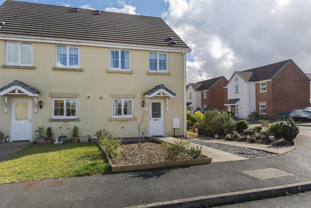 Cwrt Lando, Pembrey, Burry Port 3 bed property £179,995