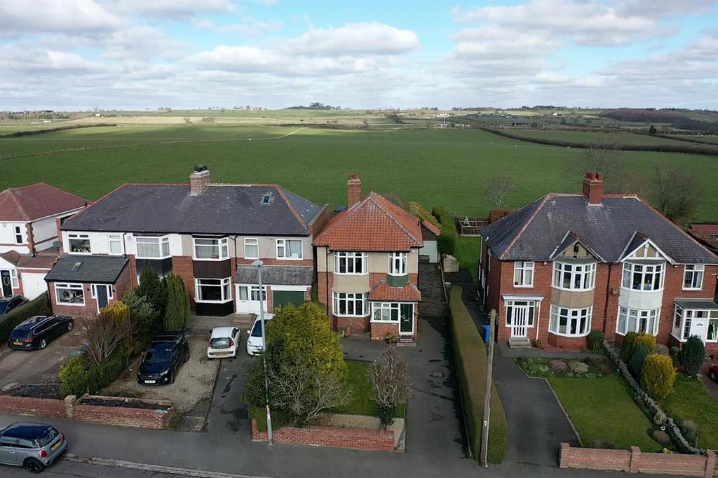 Hexham Road, HeddonontheWall... 3 bed detached house £340,000