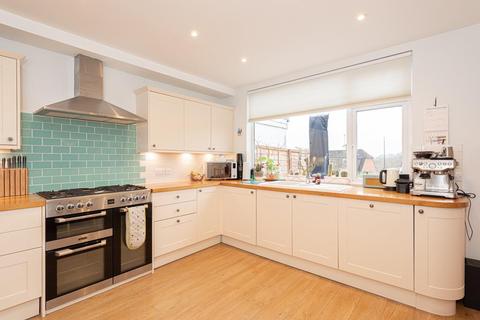 10 The Crescent, Epsom, KT18 7LL