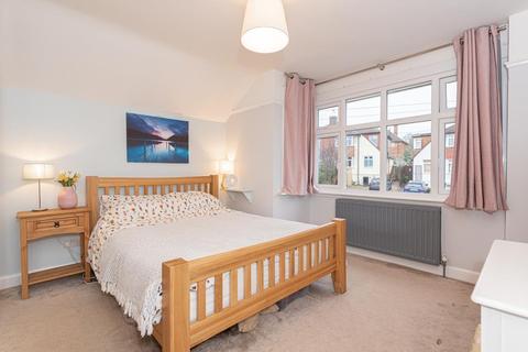 10 The Crescent, Epsom, KT18 7LL