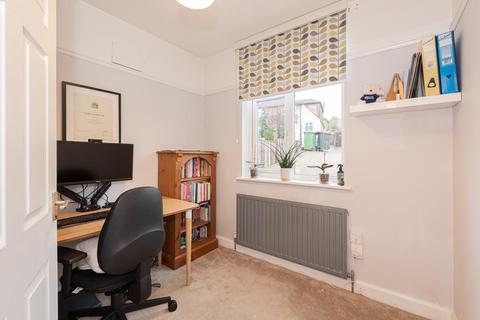 10 The Crescent, Epsom, KT18 7LL