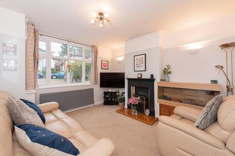 10 The Crescent, Epsom, KT18 7LL