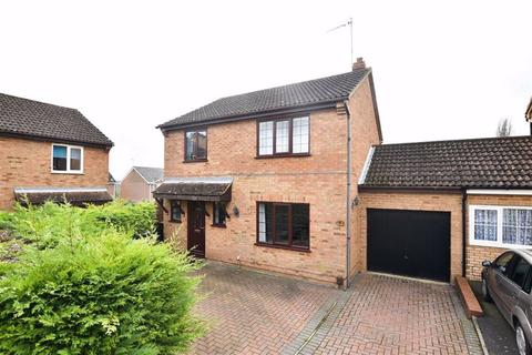 4 Elizabeth Way, Irthlingborough, Wellingborough, NN9 5LE