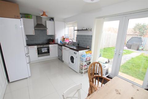 10 Birch Way, Cranbrook, Exeter, EX5 7FW