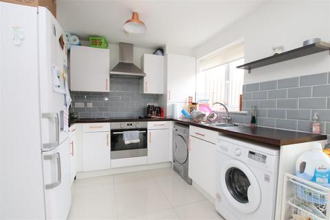 10 Birch Way, Cranbrook, Exeter, EX5 7FW