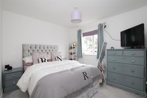 10 Birch Way, Cranbrook, Exeter, EX5 7FW
