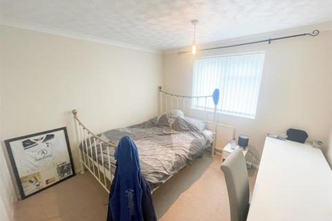 2 bedroom semi-detached house to rent, Coggeshall Grove, Wavendon Gate, Milton Keynes