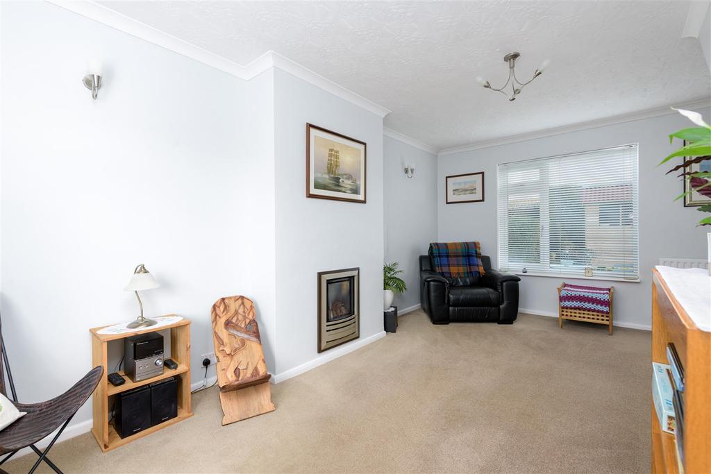 Ancaster Avenue, Spilsby 3 bed end of terrace house £155,000