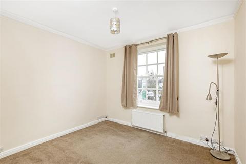 1 bedroom flat to rent, Cedar Court, East Sheen, SW14