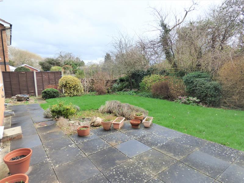 11 Baldenhall, Malvern, Worcestershire, WR14 4 bed detached house £