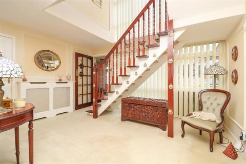 6 Beech Rise, Hatfield Peverel, Chelmsford, CM3 2LR