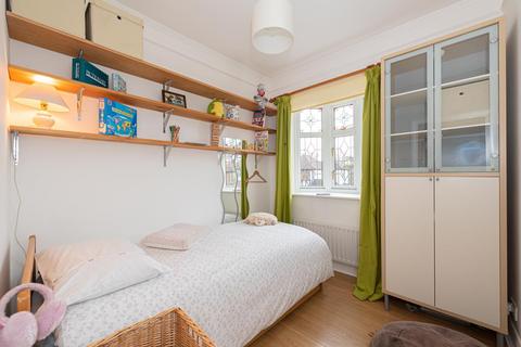 26 Highdown, Worcester Park, KT4 7HZ