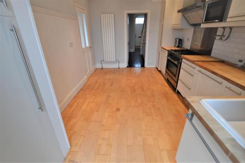 44 Alban Road, Llanelli, SA15 1EW