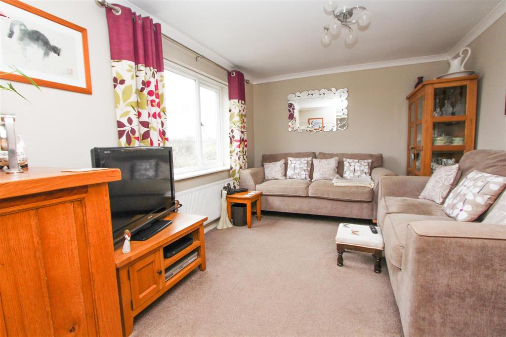 St. Clements Road, Keynsham, Bristol 1 bed flat £200,000