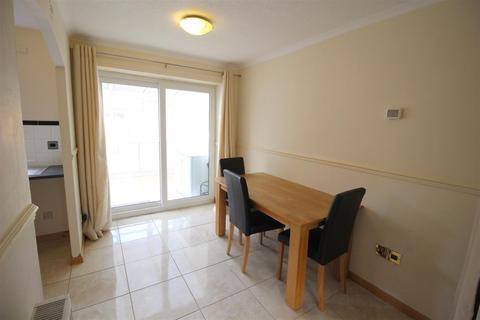 5 Amiens Close, Darlington, DL3 0UL