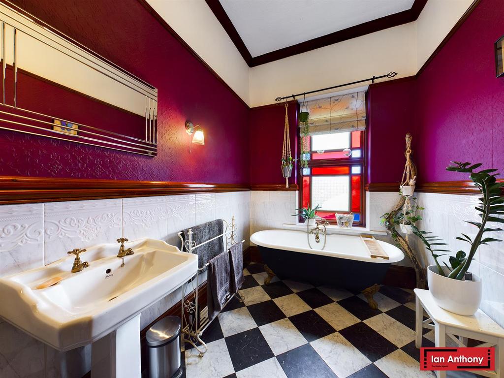 Family bathroom