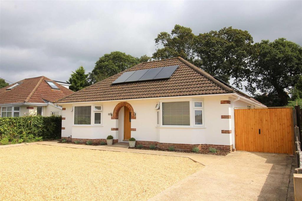 Oakwood Avenue, New Milton 4 bed detached bungalow £700,000