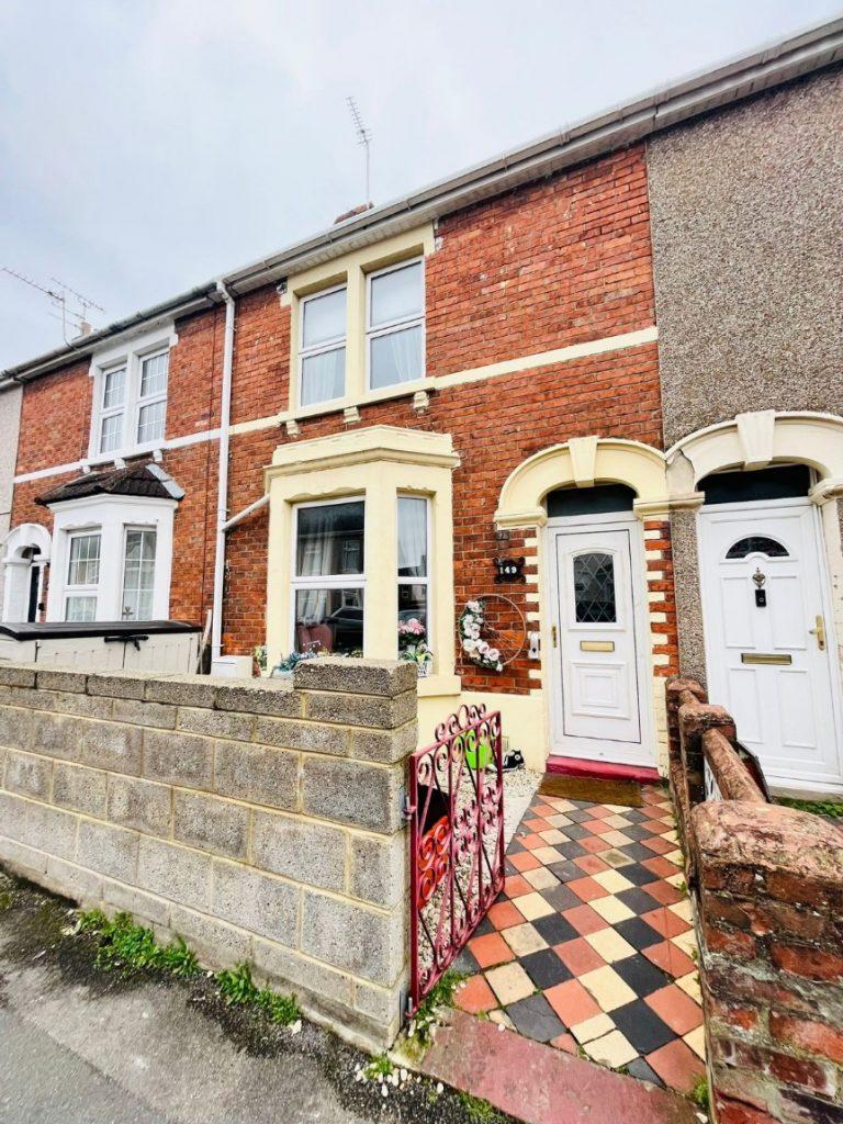 Morrison Street,Swindon,SN2 2HD 3 bed terraced house £235,000