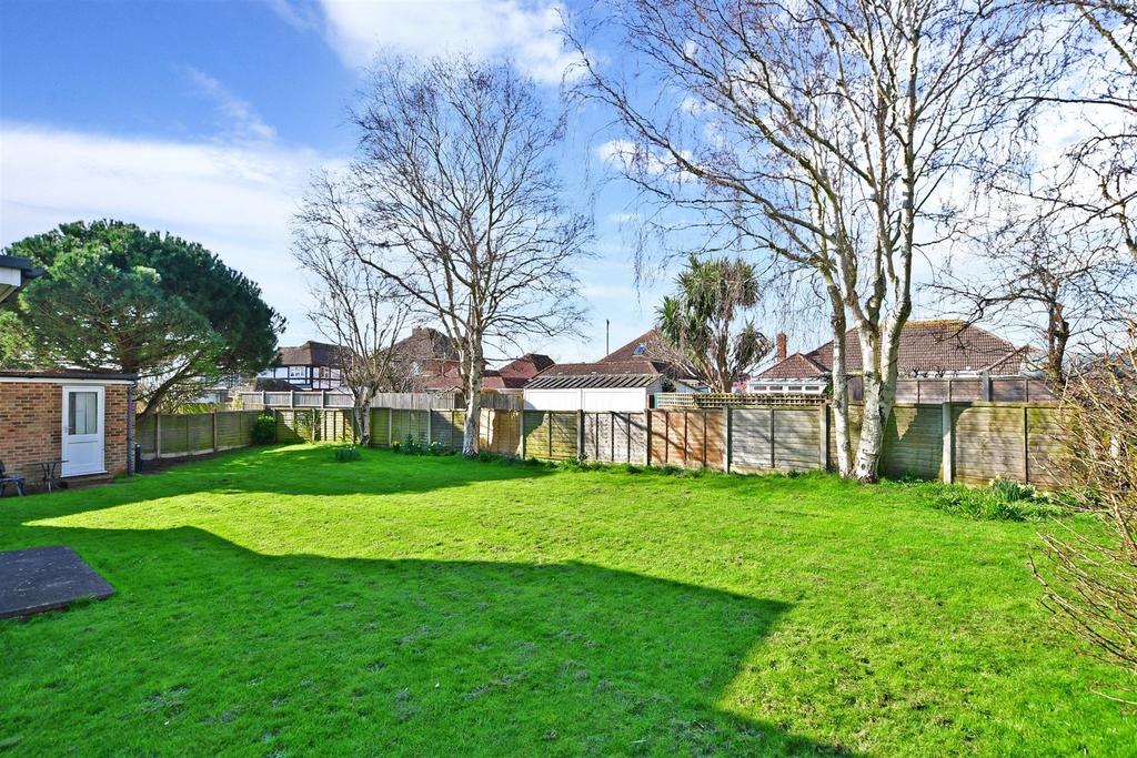 Milton Avenue, Rustington, West Sussex 3 bed detached house