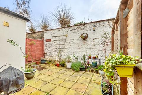 64 Robson Road, London, SE27 9LB