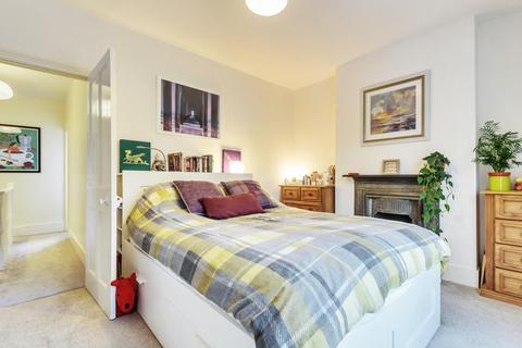 64 Robson Road, London, SE27 9LB