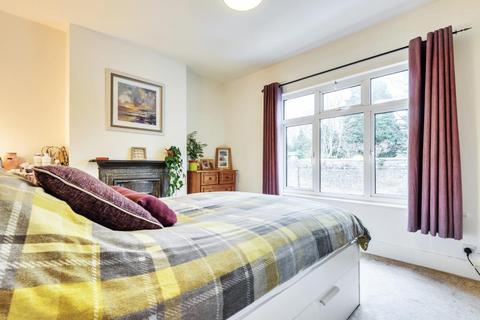 64 Robson Road, London, SE27 9LB