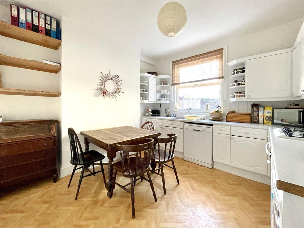 Hyde Road, Eastbourne, BN21 4 bed semidetached house £450,000